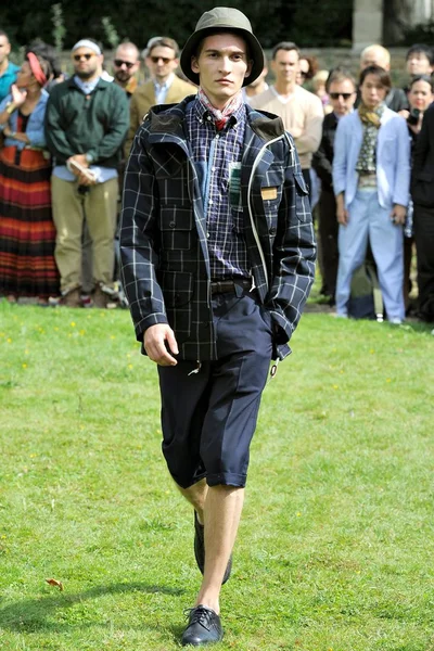 Look 40